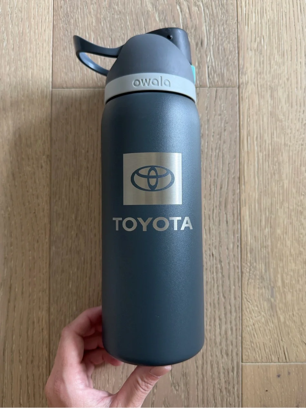 Owala FreeSip Water Bottle Tumbler 32oz